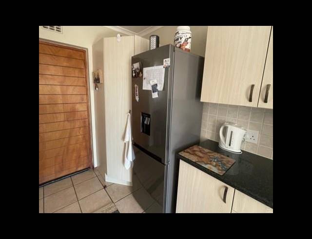 2 BEDROOM PROPERTY TO RENT IN BRENTWOOD PARK